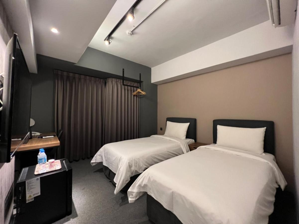 Doudian Ddinn Hotel Тайчжун Экстерьер фото